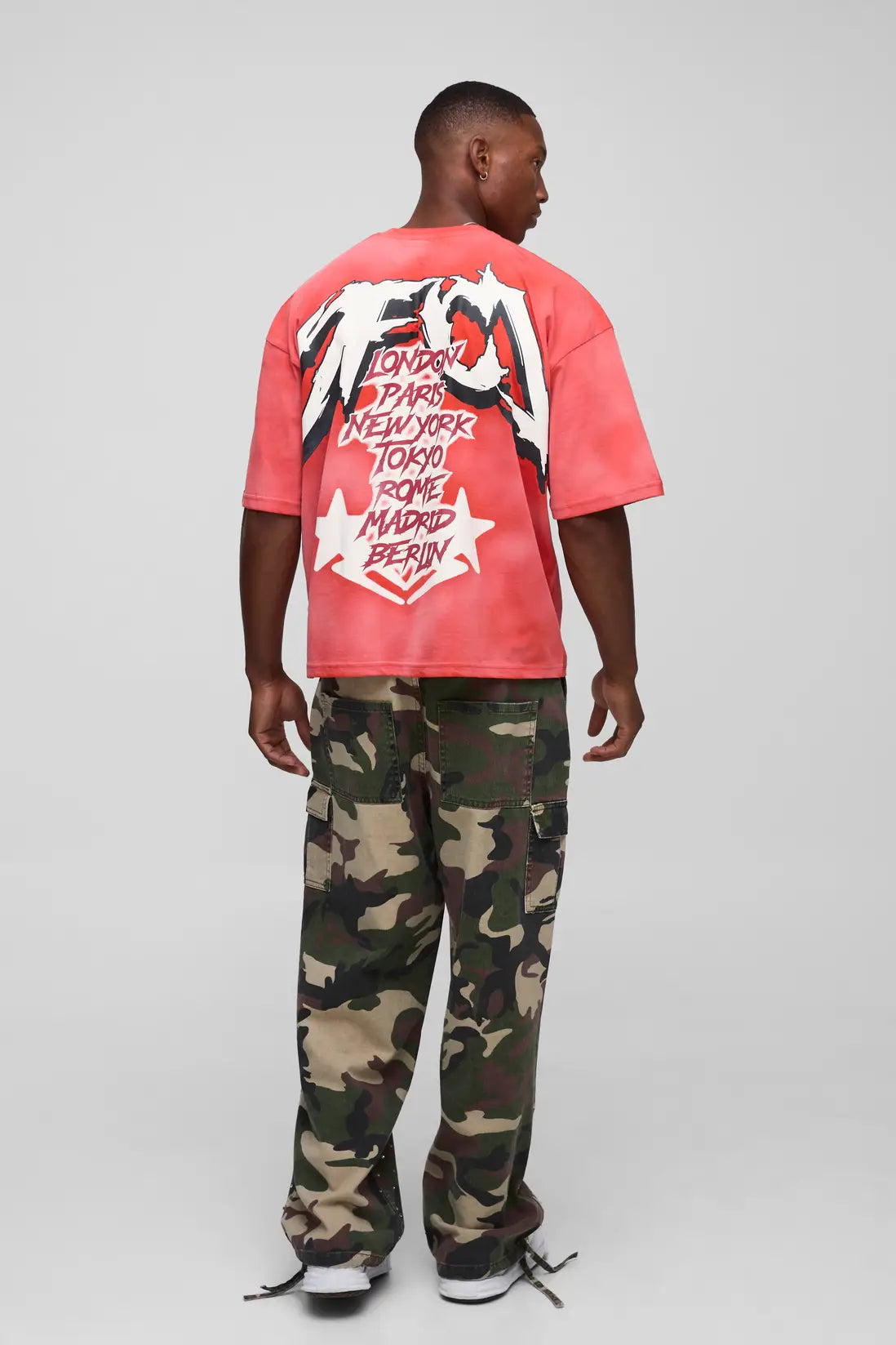 Oversized Boxy OFCL Star Graphic Washed T-Shirt